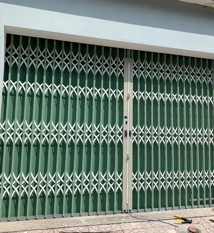 Công trình lắp cửa sắt kéo tay tại TPHCM