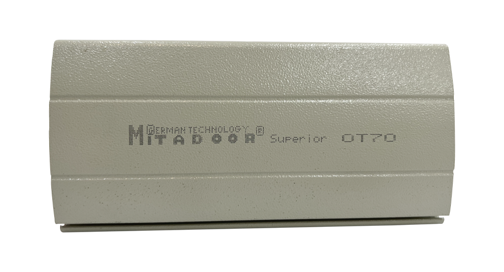 Cửa cuốn Mitadoor OT70 khe thoáng là sản phẩm công nghệ Đức có phần móc ngắn, chịu lực tốt hơn