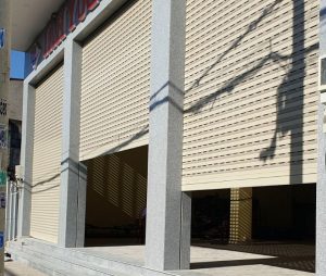 Cửa cuốn khe thoáng mới được lắp đặt